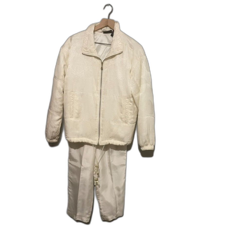 Mureli Small Petite Silk Cream Quilted Zip Jacket and Drawstring Pants